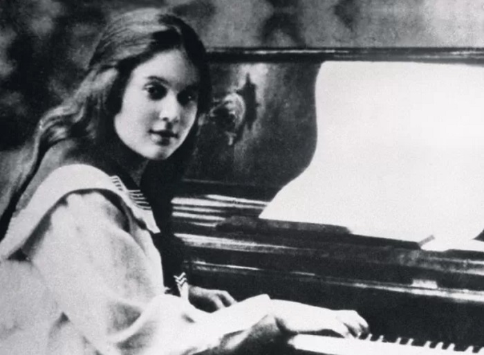 Любовь Орлова в молодости