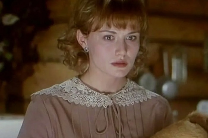 Кадр из фильма "Сирота казанская" Кадр из фильма "Сирота казанская"