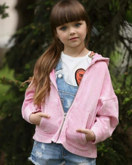 Настя снималась в клипах и рекламировала одежду