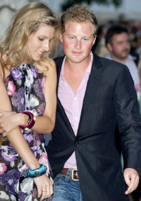 Гай Пелли с подругой в 2009 году