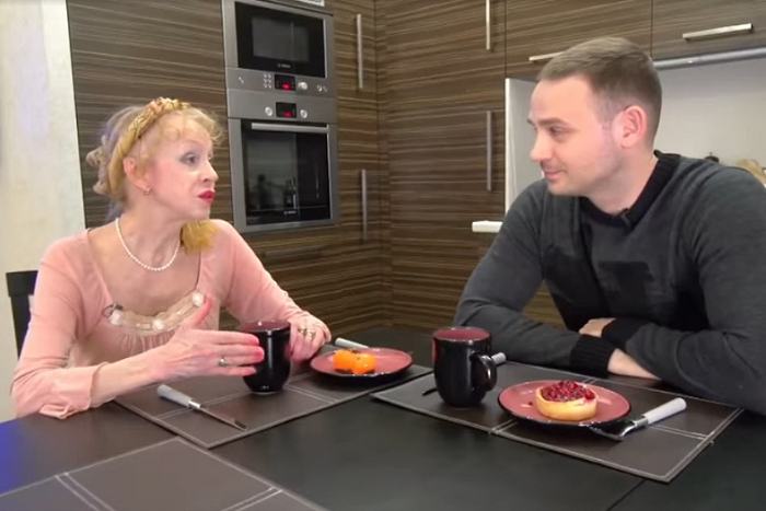 Наталья Седых с сыном./Фото: кадр из программы "Идеальный ремонт