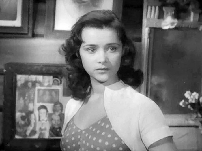 Людмила Марченко в фильме "Отчий дом"