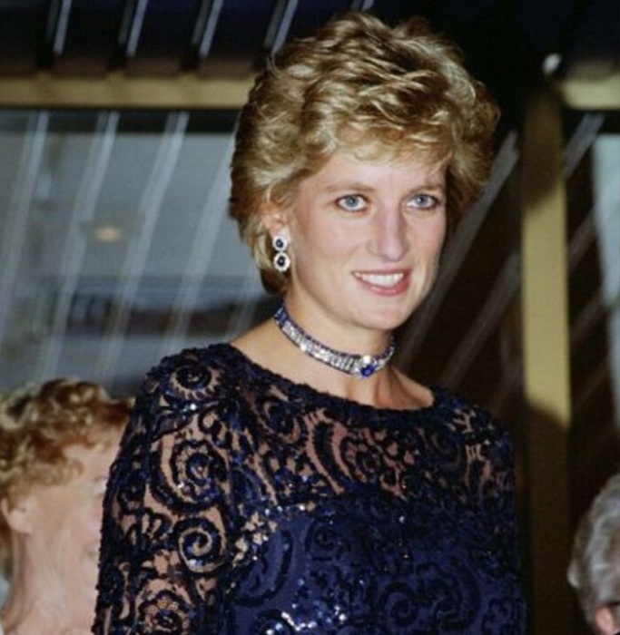 Принцесса Диана одевалась модно и стильно Принцесса Диана одевалась модно и стильно