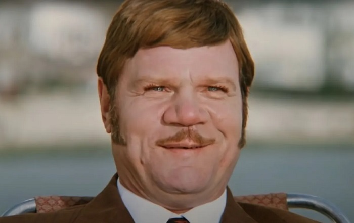 Кадр из фильма "Иван Васильевич меняет профессию" Кадр из фильма "Иван Васильевич меняет профессию"