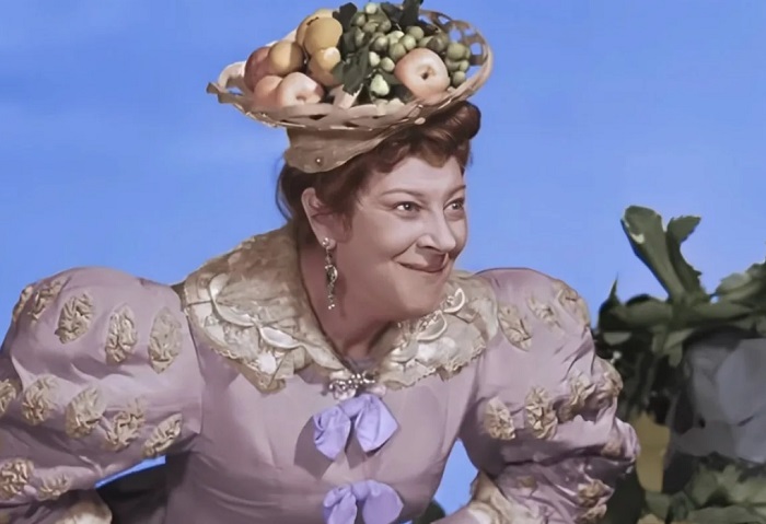 Фаина Раневская в образе Мачехи