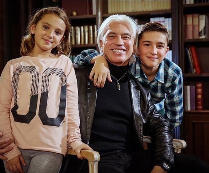 Дмитрий Хворостовский с младшими детьми