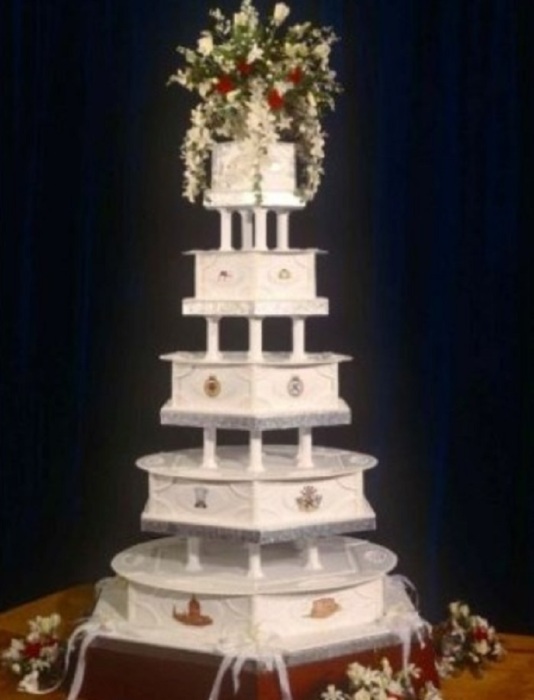 Многоярусный торт Чарльза и Дианы