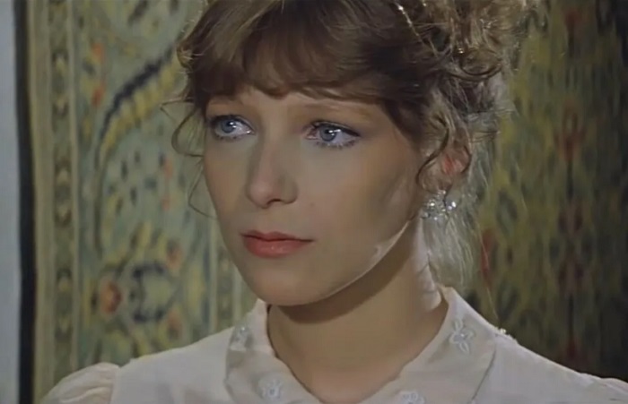 Елена Майорова в роли Иры