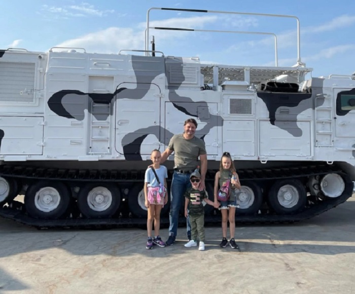 Эдгард Запашный с детьми