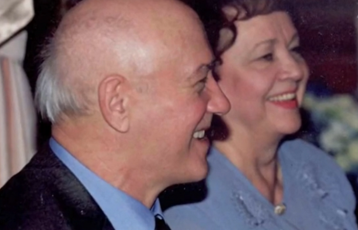 Леонид Куравлев с женой Ниной./Фото: кадр из документального фильма "Это я удачно зашел"