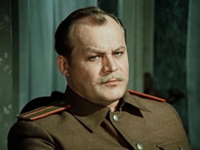 Петр Щербаков в фильме "Дни Турбиных" Петр Щербаков в фильме "Дни Турбиных"