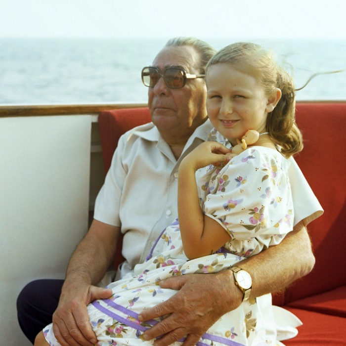 Леонид Брежнев с правнучкой Галиной