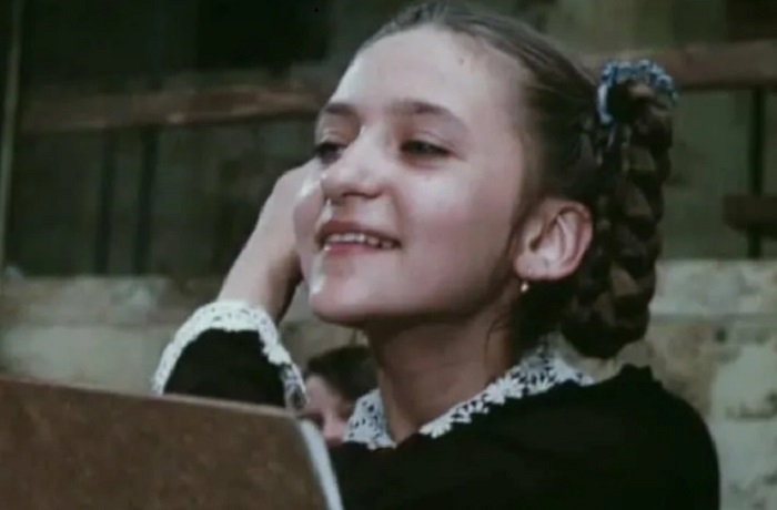 С Лерой перестали общаться одноклассники С Лерой перестали общаться одноклассники