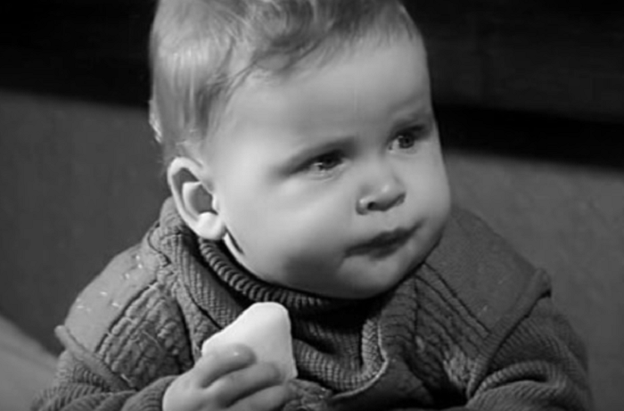 Вова Селиванов в роли Ванечки./Фото: кадр из фильма "Офицеры"