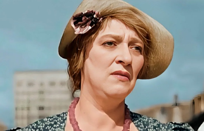 Фаина Раневская в фильме "Подкидыш" Фаина Раневская в фильме "Подкидыш"