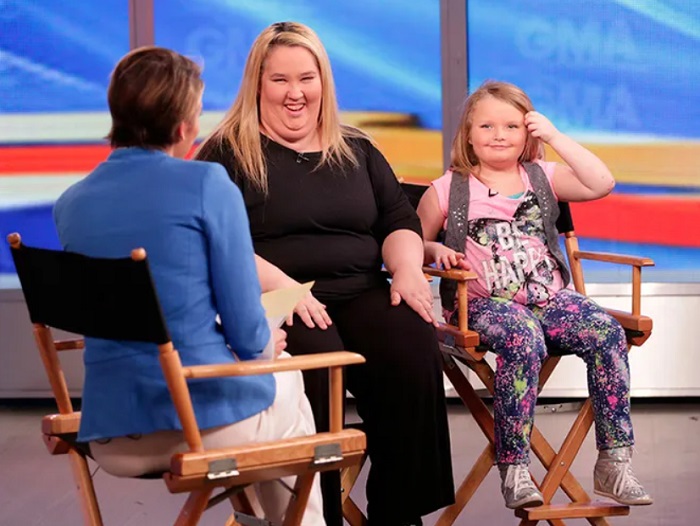 Милашка Бу-Бу с мамой на шоу