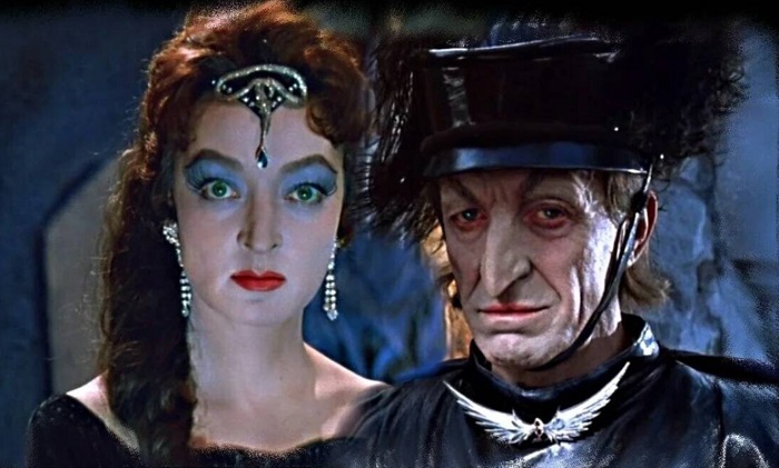 Кадр из фильма "Королевство кривых зеркал"