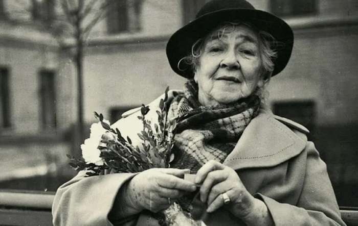 В последние годы жизни Раневской приходилось пить чай без сахара В последние годы жизни Раневской приходилось пить чай без сахара