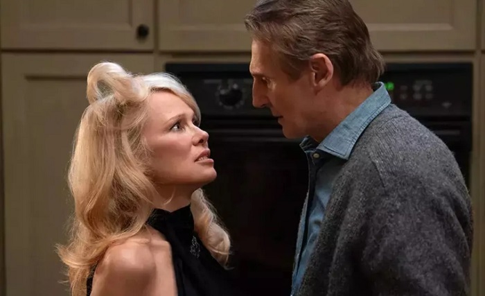 Кадр из фильма "Голый пистолет"