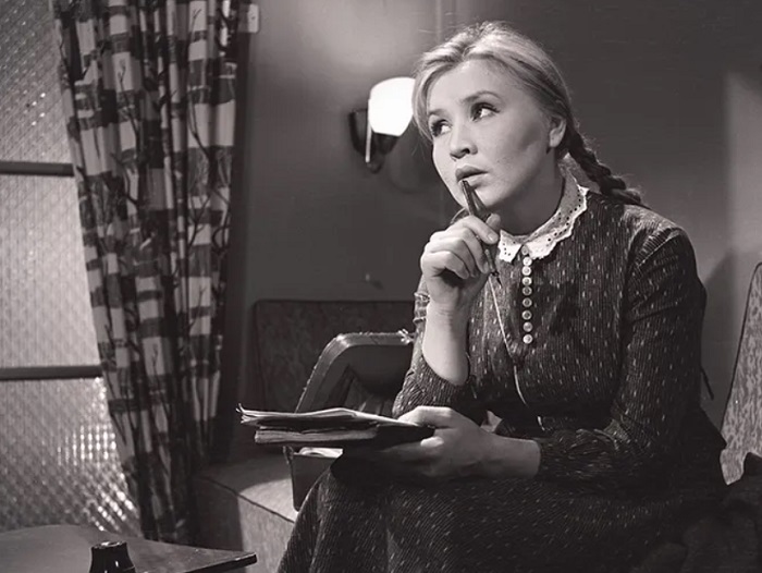 Екатерина Савинова в фильме "Приходите завтра"