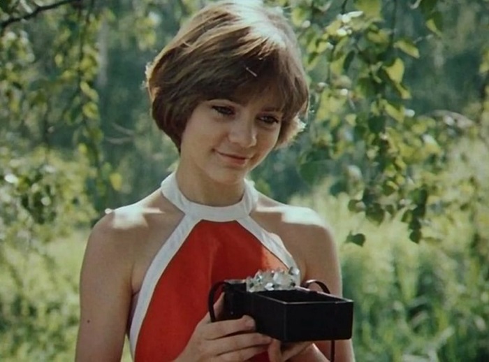 Наташа Гусева в роли Алисы Наташа Гусева в роли Алисы