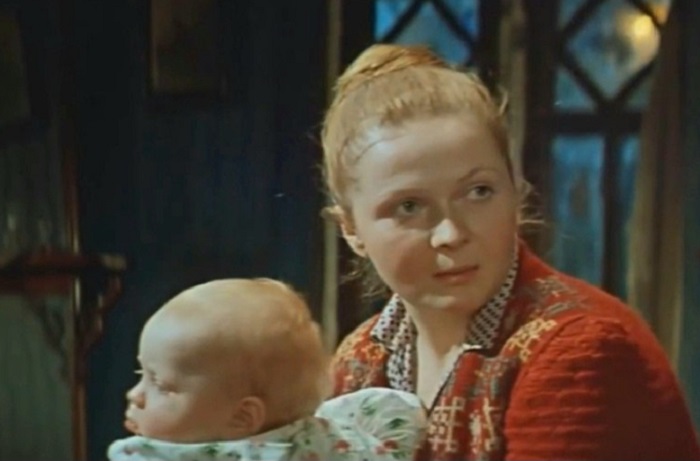 Аня Доброхотова отдала сына на воспитание матери Аня Доброхотова отдала сына на воспитание матери