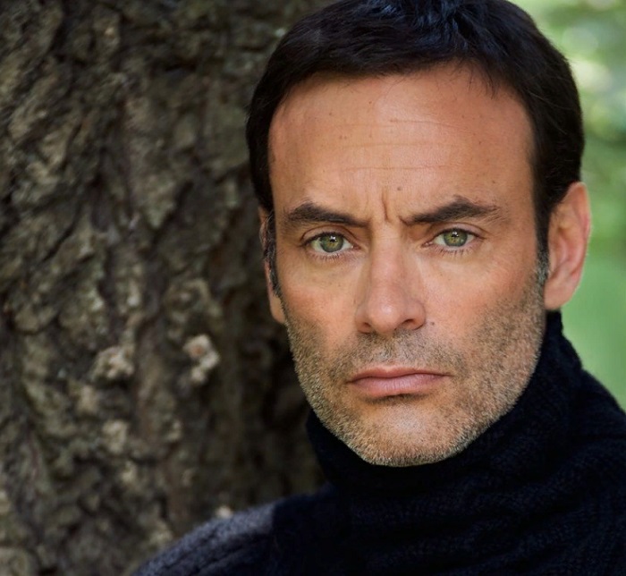 Энтони Делон