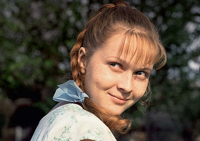 Лаврик почувствовал влечение к юной Анечке Лаврик почувствовал влечение к юной Анечке