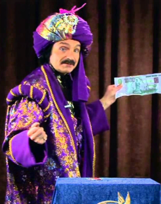 Амаяк Акопян на сцене./Фото: соцсети