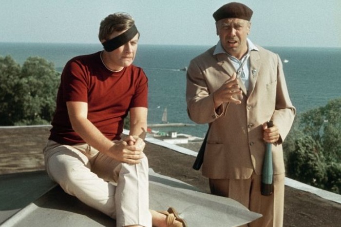 Кадр из фильма "Бриллиантовая рука"