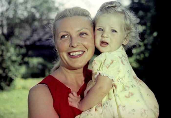 Вия Артмане с дочкой Кристианой./Фото из открытых источников