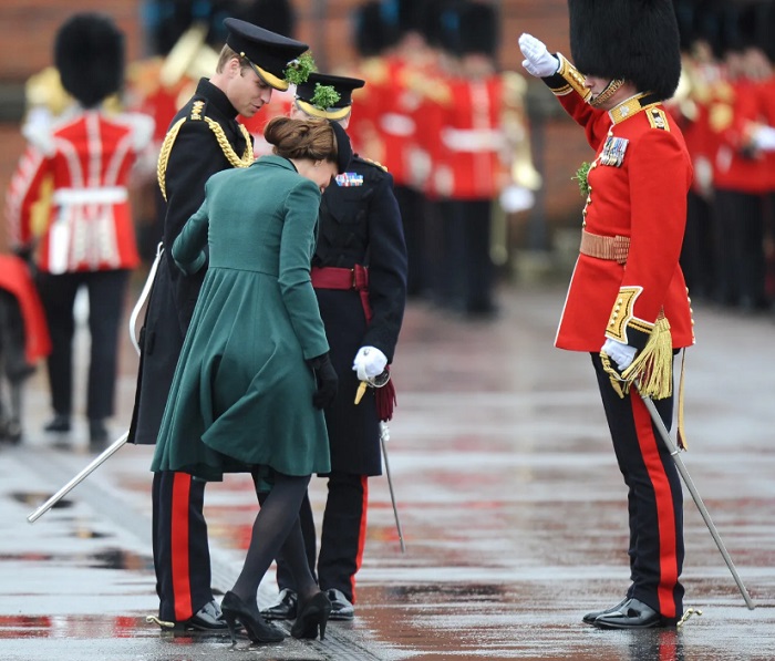 Однажды Кейт чуть не упала из-за застрявшего каблука