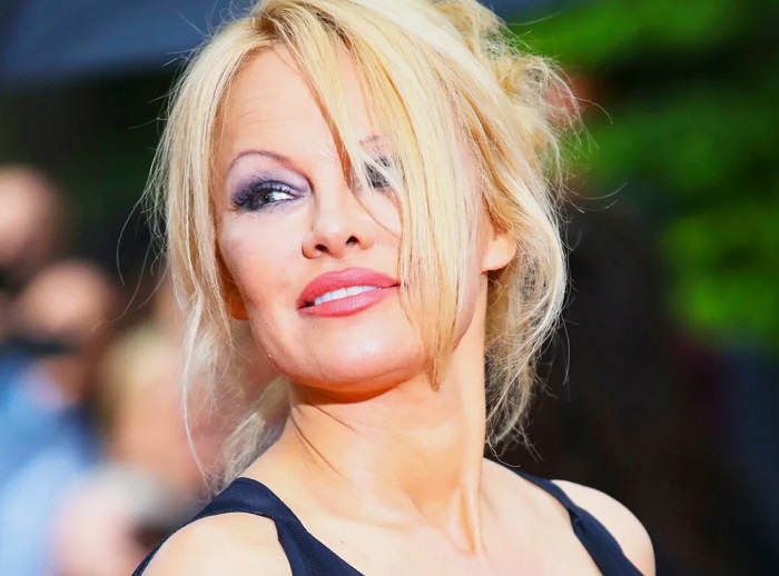 Памела Андерсон