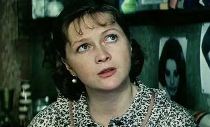 Наталья Гундарева в фильме "Одиноким предоставляется общежитие"