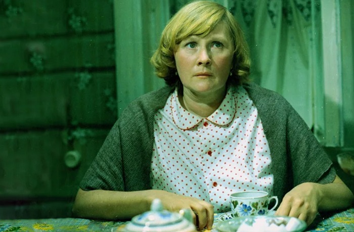 Людмила Иванова в фильме "Не унывай!"