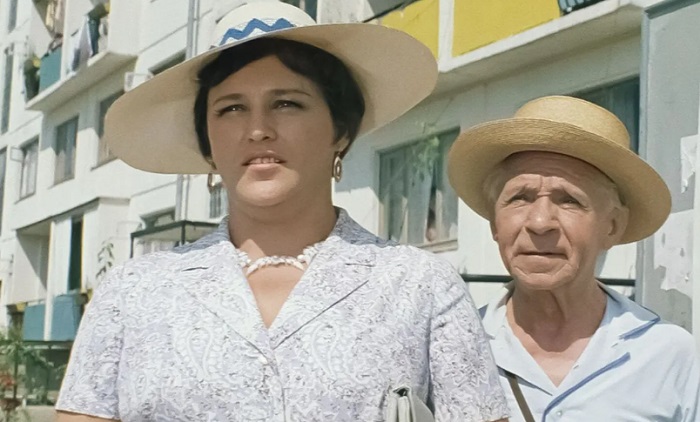 Нонна Мордюкова в фильме "Бриллиантовая рука"