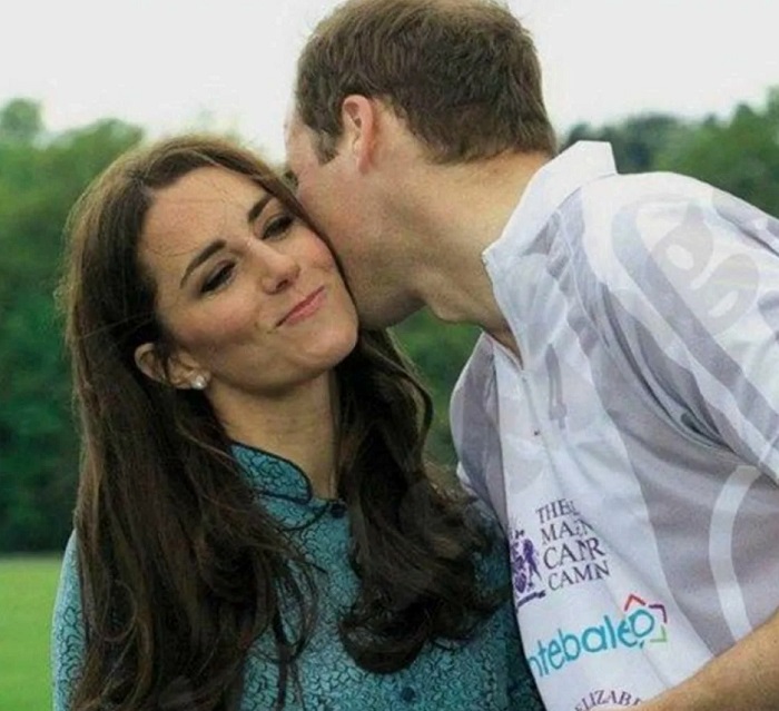 Принц Уильям обнимает и целует жену на публике, несмотря на строгие правила