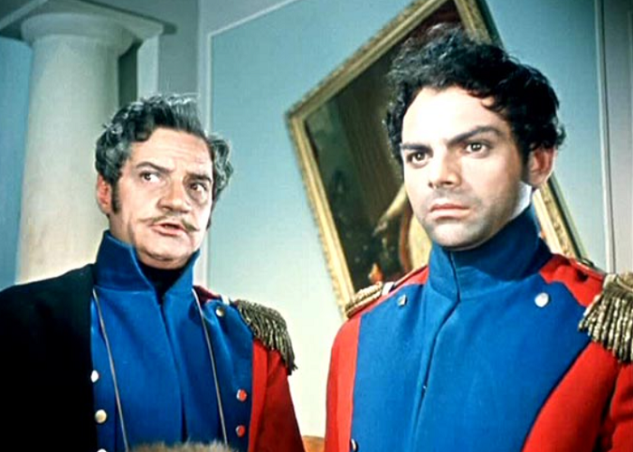 Павел Шпрингфельд (слева) в фильме "Гусарская баллада"./Фото: кадр из фильма