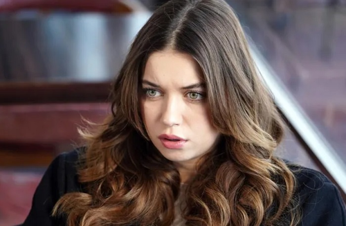 Афра Сарачоглу в сериале "Зимородок"