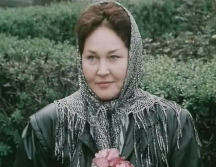 алфимова в фильме штормовое предупреждение