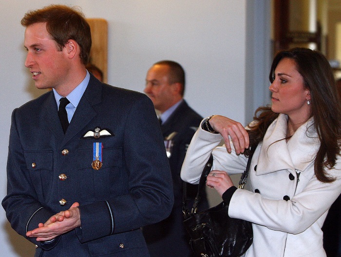 бросил по телефону