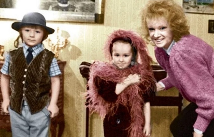 Людмила Гурченко с внуками, Марком и Еленой Людмила Гурченко с внуками, Марком и Еленой