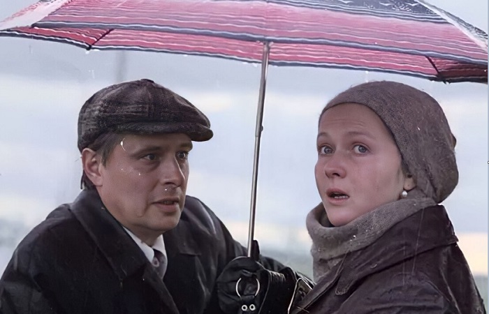 Любил ли Бузыкин жену, и будет ли у него счастье с машинисткой Аллочкой: прошлое и будущее героев «Осеннего марафона»