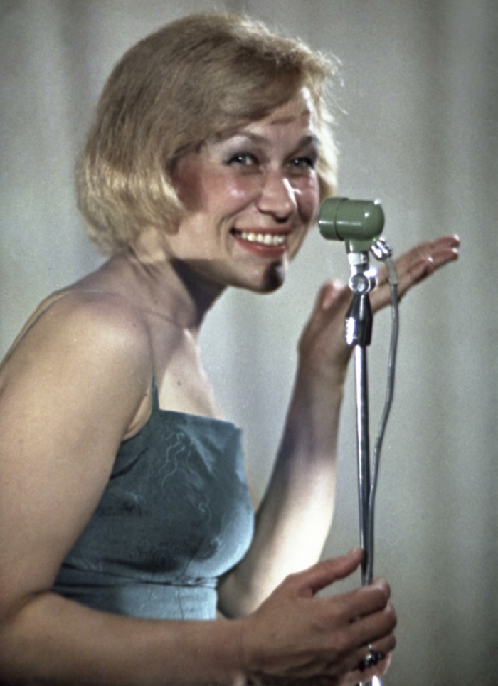 Майя Булгакова могла сделать карьеру певицы Майя Булгакова могла сделать карьеру певицы