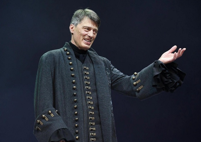 Анатолий Лобоцкий на сцене театра