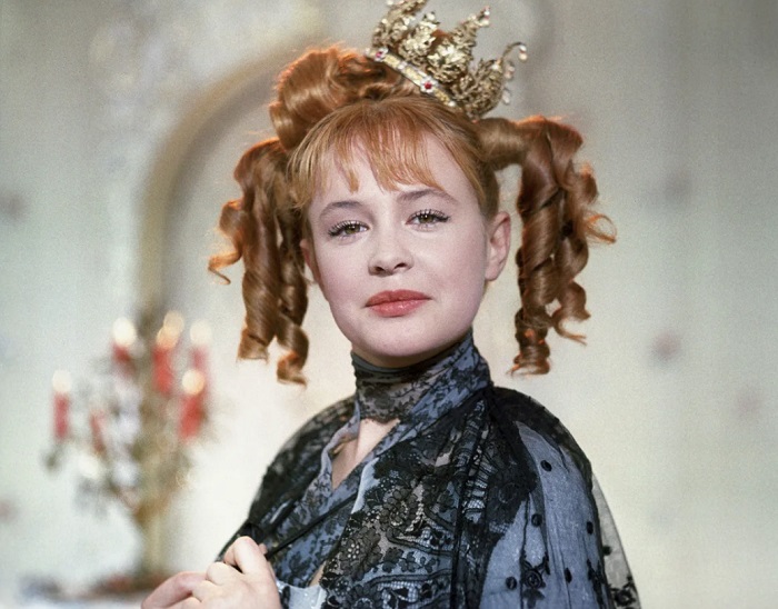 Марина Неелова в фильме "Старая, старая сказка"