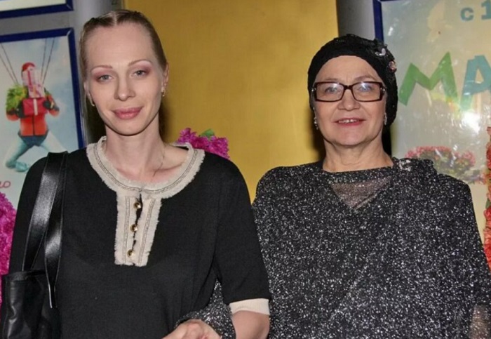 Олеся с мамой Олеся с мамой