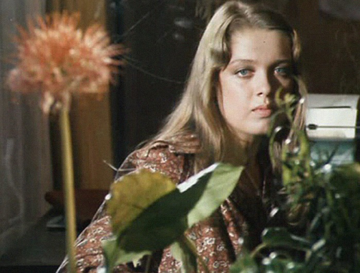 Любовь Руденко в роли секретарши