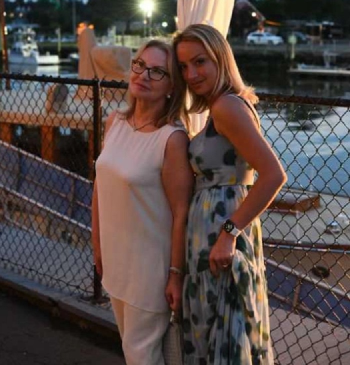 Екатерина Добрынина с мамой, Ириной Антоновой Екатерина Добрынина с мамой, Ириной Антоновой