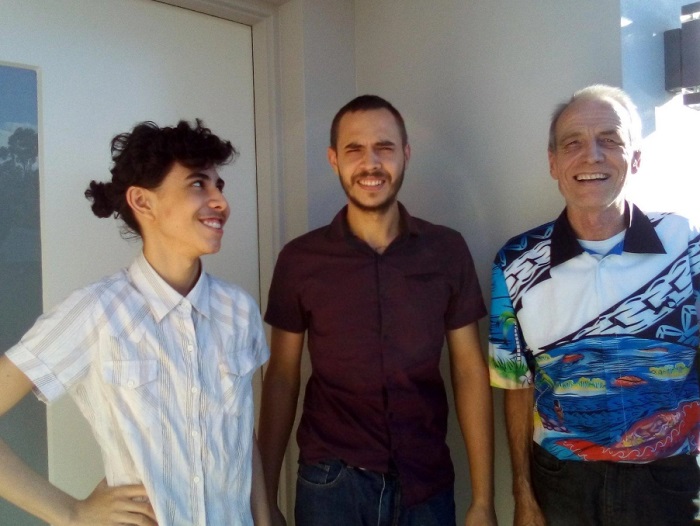 Вскоре после рождения Саймон попал в приемную семью